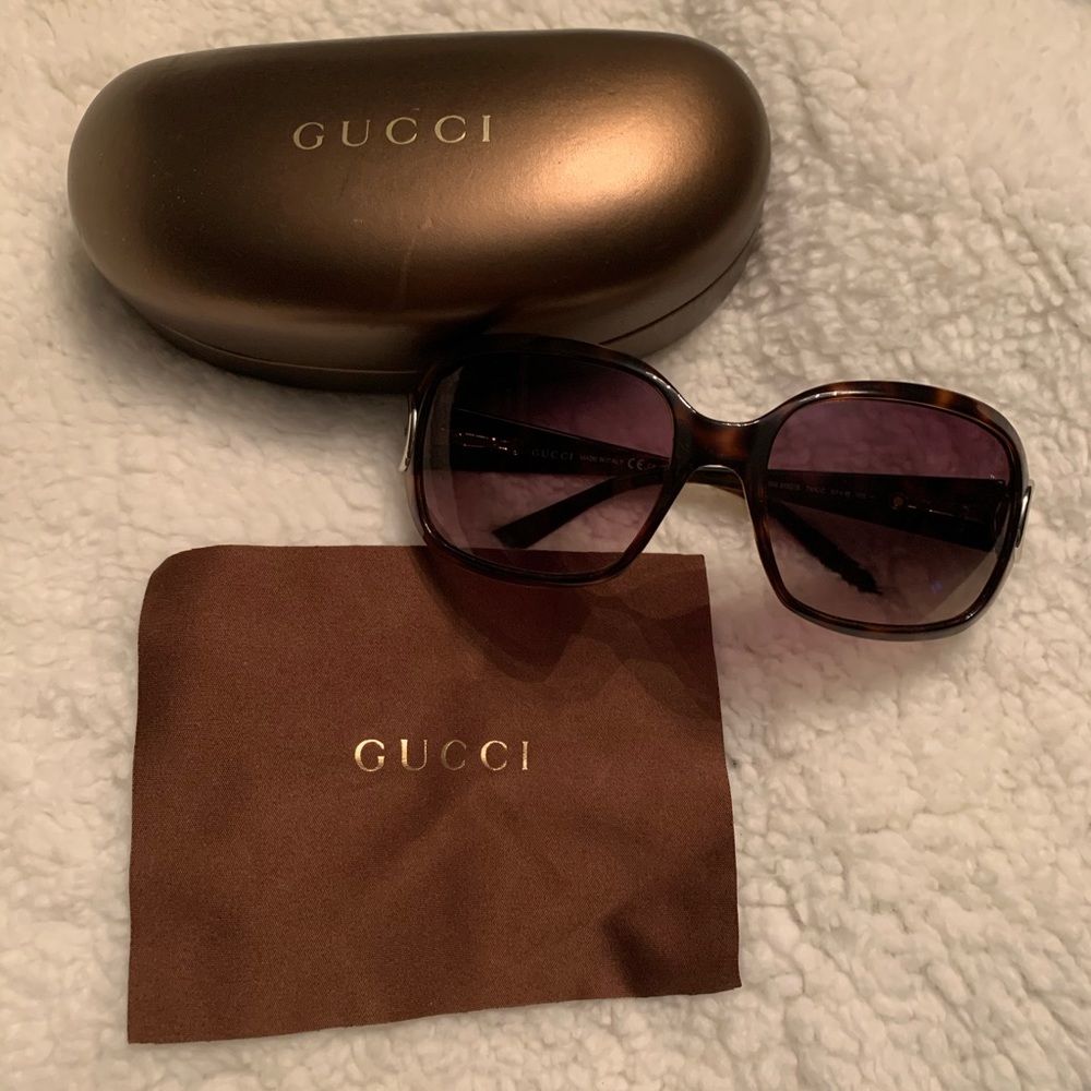 Gucci tortoise shell sunglasses